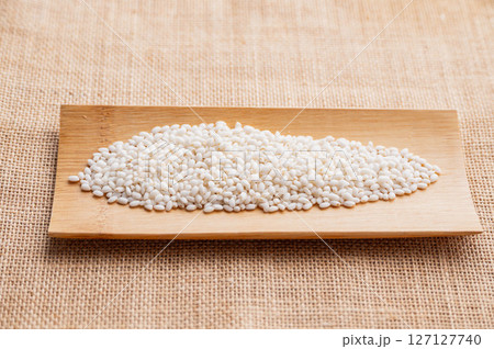 木の皿の上のもち米 木の皿の上のもち米 127127740