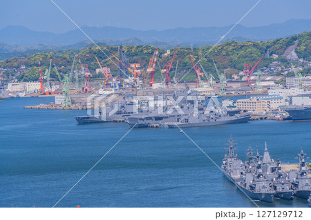 (長崎県)佐世保港に停泊する軍艦 (長崎県)佐世保港に停泊する軍艦 127129712