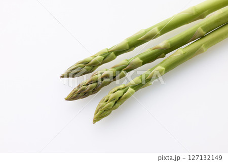 白バックのグリーンアスパラガス 127132149