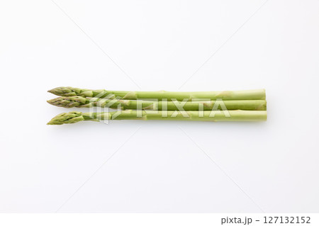 白バックのグリーンアスパラガス 127132152