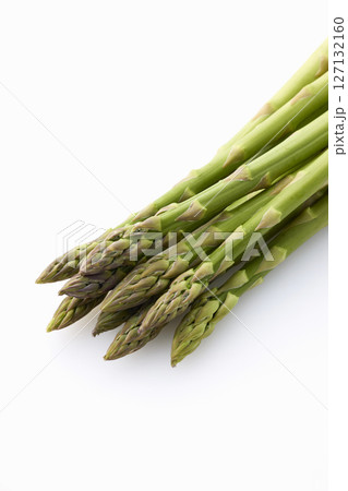 白バックのグリーンアスパラガス 127132160