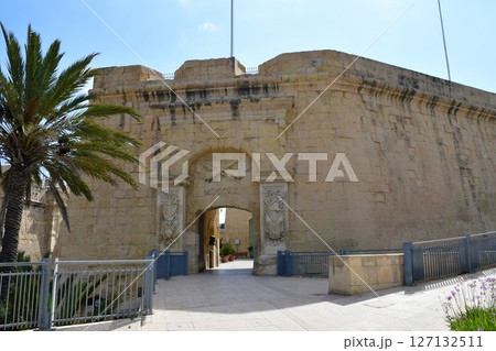 マルタ共和国、マルタ島、スリーシティーズ、ヴィットリオーザ、戦争博物館、メインゲート 127132511