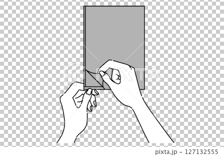 シークレットはがきの角をめくって中を開けている手 127132555