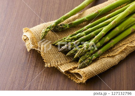 アスパラガス 127132796