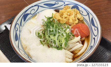 飲食店のメニュー(温玉トロロうどんと明太子) 飲食店のメニュー(温玉トロロうどんと明太子) 127133123