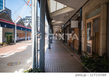 日本の古い商店街の風景 日本の古い商店街の風景 127133160