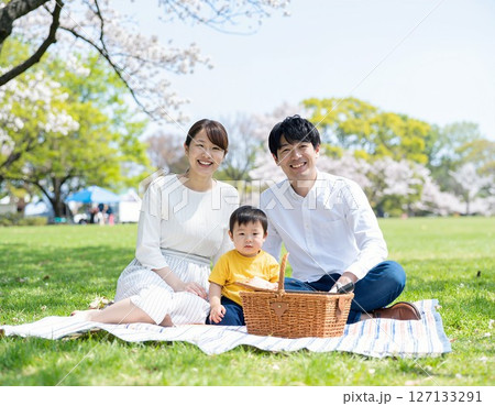 家族の絆、公園の思い出 家族の絆、公園の思い出 127133291