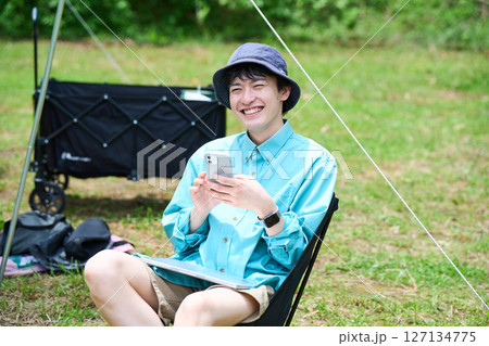 キャンプ　アウトドア　バーベキュー　BBQ　家族　親子 127134775