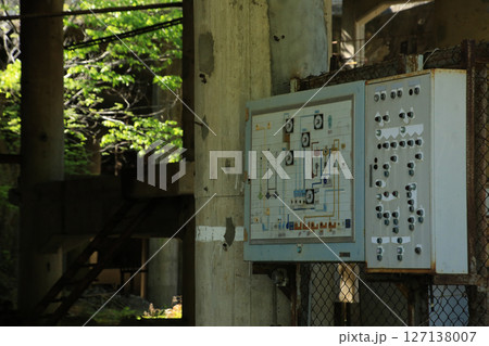 兵庫県朝来市　神子畑選鉱場　シックナー内の機械類 127138007