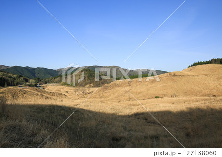 兵庫県神河町　砥峰高原の風景 127138060