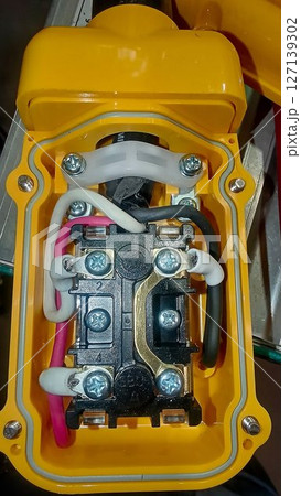 ペンダントスイッチの電線・接続端子 127139302