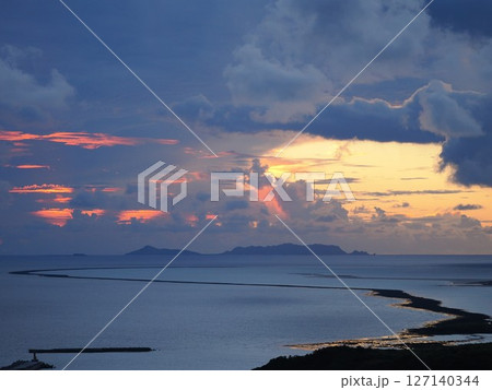 島に続く道 島に続く道 127140344