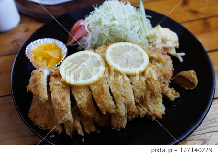 大きなカツ定食 127140729