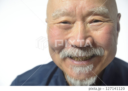 笑顔の老人 笑顔の老人 127141120