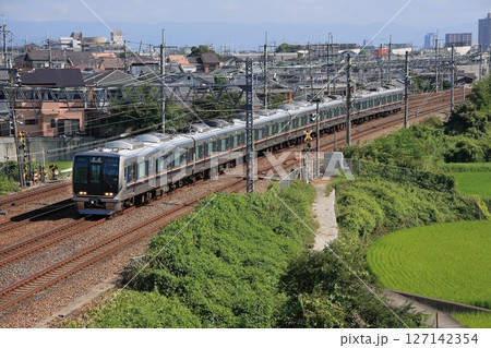 京阪神の景色の中 JR京都線を駆け抜ける321系電車_2010/8/26撮影 127142354