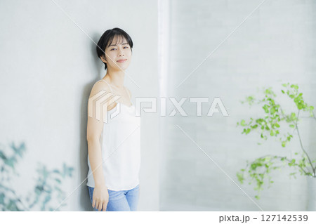 若い女性のビューティーイメージ　  127142539