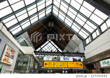 軽井沢駅の改札付近を散策　長野県北佐久郡軽井沢町軽井沢 127143543