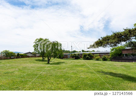 軽井沢アウトレットと芝生 長野県北佐久郡軽井沢町軽井沢 軽井沢アウトレットと芝生 長野県北佐久郡軽井沢町軽井沢 127143566