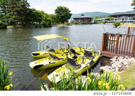 軽井沢アウトレット　池とボート　長野県北佐久郡軽井沢町軽井沢 127143600
