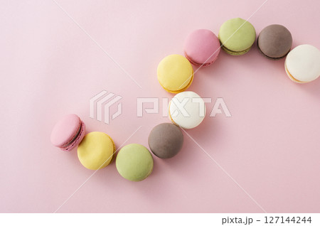カラフルなマカロン カラフルなマカロン 127144244