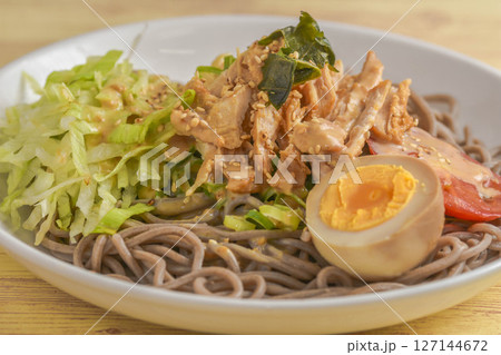 味噌チキンの冷やし蕎麦 味噌チキンの冷やし蕎麦 127144672