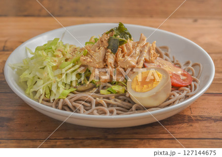 味噌チキンの冷やし蕎麦 味噌チキンの冷やし蕎麦 127144675