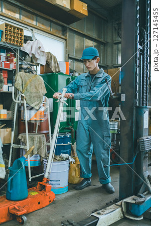 自動車整備工場 自動車整備工場 127145455