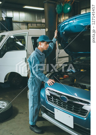 自動車整備工場 127145457