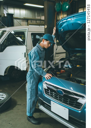 自動車整備工場 127145458