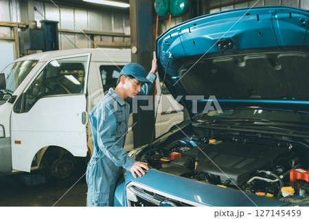 自動車整備工場 127145459