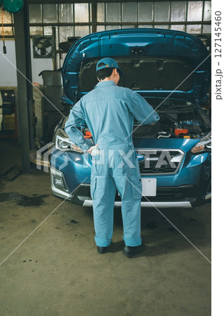 自動車整備工場 127145460