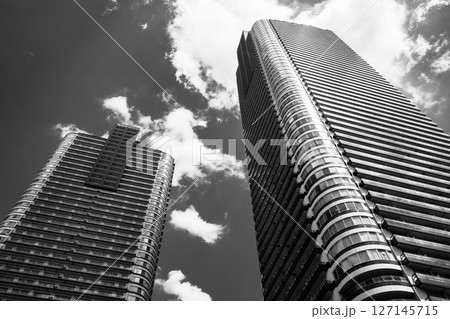 タワーマンションのある都市風景 c-6 モノクロ タワーマンションのある都市風景 c-6 モノクロ 127145715