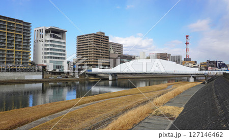 静岡県沼津市の街並み(塗装工事中の御成橋) 静岡県沼津市の街並み(塗装工事中の御成橋) 127146462