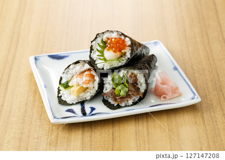 3種類の手巻き寿司 3種類の手巻き寿司 127147208