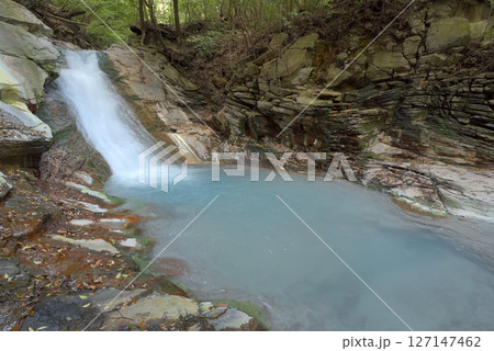 霧島温泉郷にある布引の滝 127147462