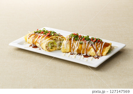 断面をみせたとんぺい焼き 127147569