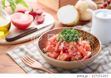 トマトと新玉ねぎの和風マリネ （ トマトのマリネ ） 127151207