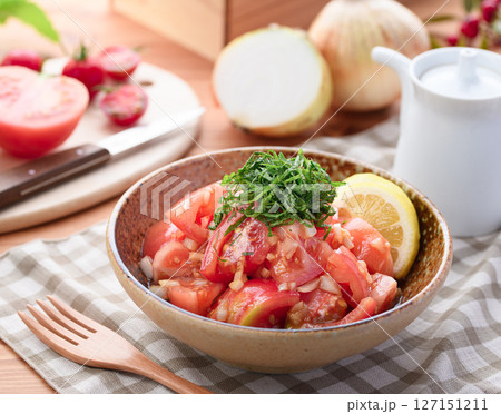 トマトと新玉ねぎの和風マリネ （ トマトのマリネ ） 127151211