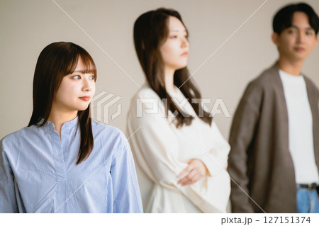 若い男女 若い男女 127151374