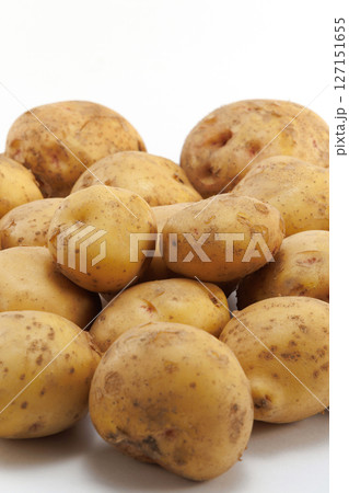 新鮮な新じゃがいも 127151655