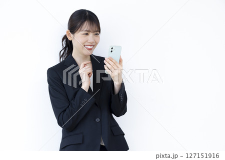 スーツを着ている女性のポートレート スーツを着ている女性のポートレート 127151916