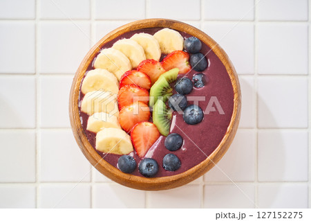 バナナと苺のアサイーボウル バナナと苺のアサイーボウル 127152275