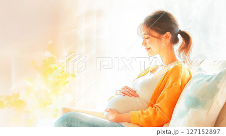 家で過ごす妊婦の女性 127152897