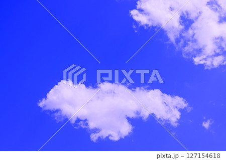 雲のある青空(壁紙素材) 雲のある青空(壁紙素材) 127154618