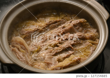 白菜と豚バラのミルフィーユ鍋 127154885