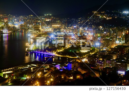 長崎の夜景・展望台からの眺望（長崎県・長崎市） 127156430