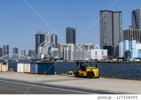 東京竹芝桟橋からの風景 127156493