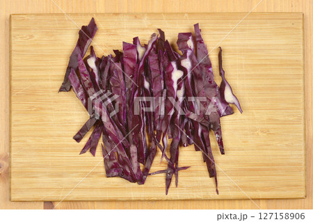 Sliced red cabbage 127158906