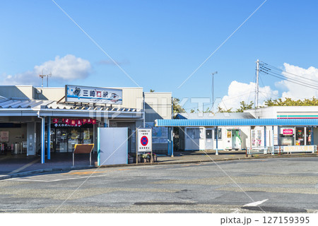 京急三崎口駅の駅前風景【神奈川県・三浦市】 京急三崎口駅の駅前風景【神奈川県・三浦市】 127159395
