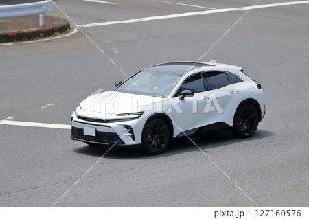 白い国産スポーツカー　イメージ 127160576